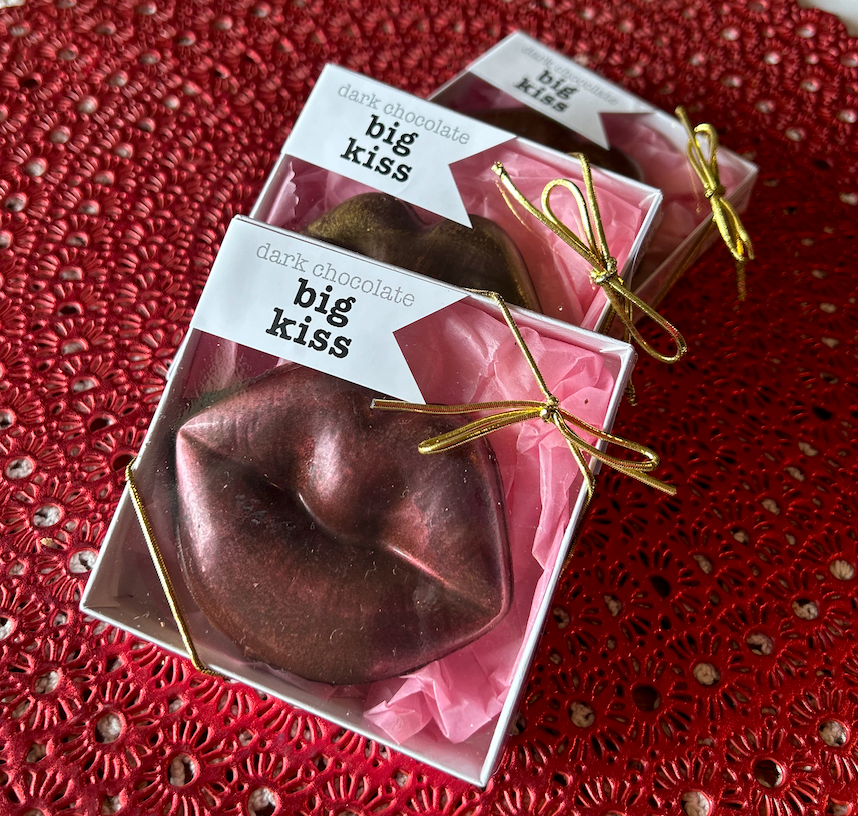 Big Kiss - Organic fair trade dark chocolate lips